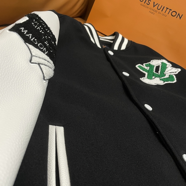 ブランドジャケット側面デザイン